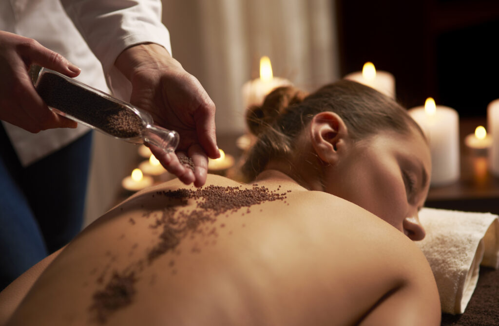 Massage with use of many minerals